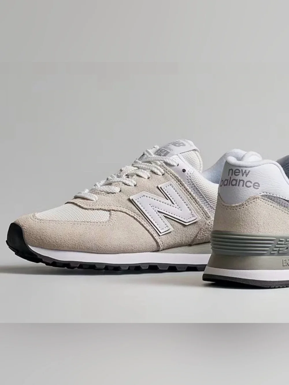 LIKE NEW Men's New Balance Classic 574 Suede Mesh Retro Sneakers